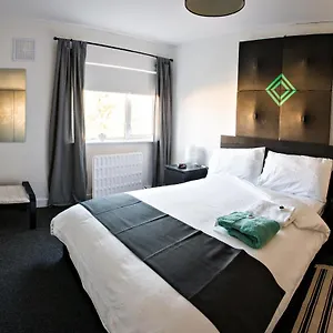 6 10 Mins To Downtown Apartment
